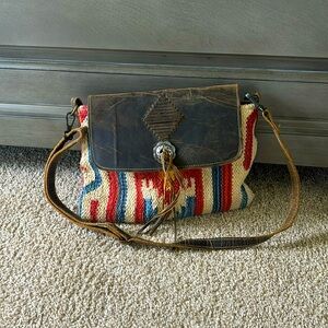 Myra crossbody bag